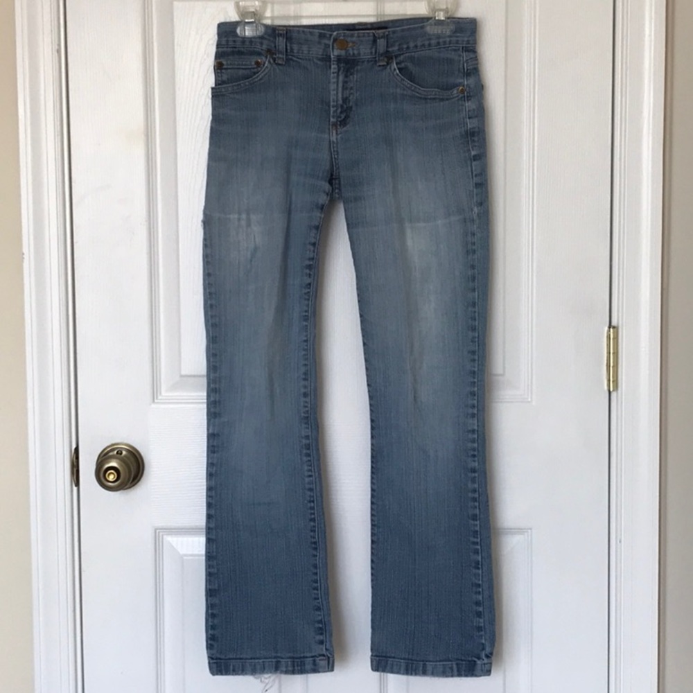 Daisy Fuentes boot cut naturally distressed clean worn jeans